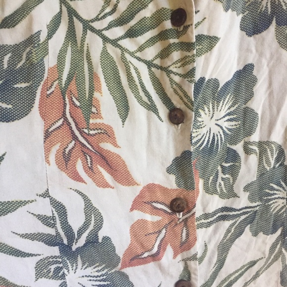 Hibiscus 🌺 Collection Aloha Button down - Picture 4 of 7